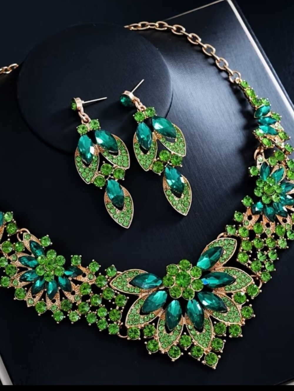 Elegant Green Crystal Statement Necklace and Earring Set - Picture 3 of 3